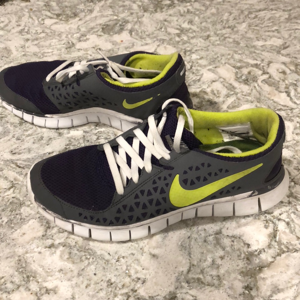 Nike free sneakers